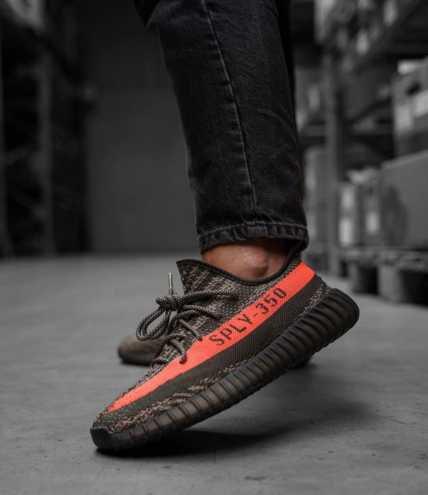 Yeezy 350 V2 Carbon Beluga，