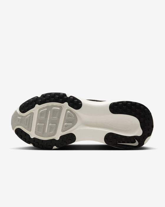 Nike Vomero 18 Black & White