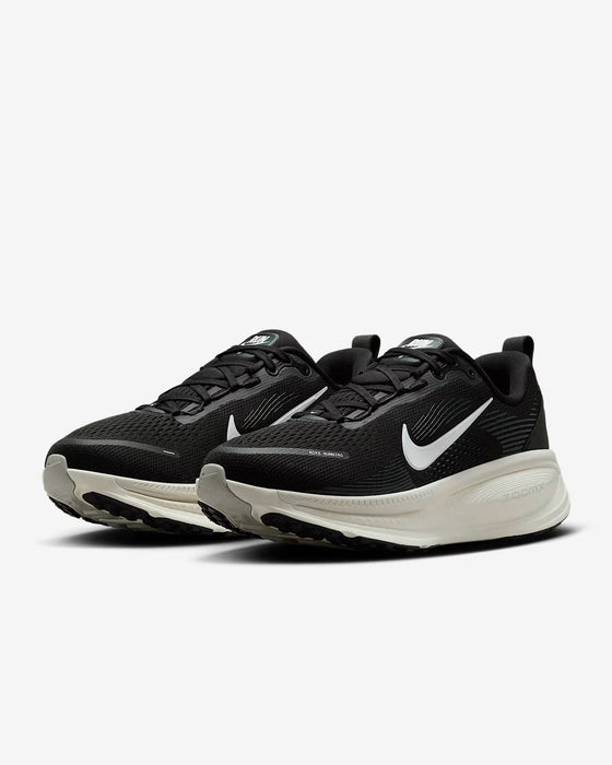 Nike Vomero 18 Black & White